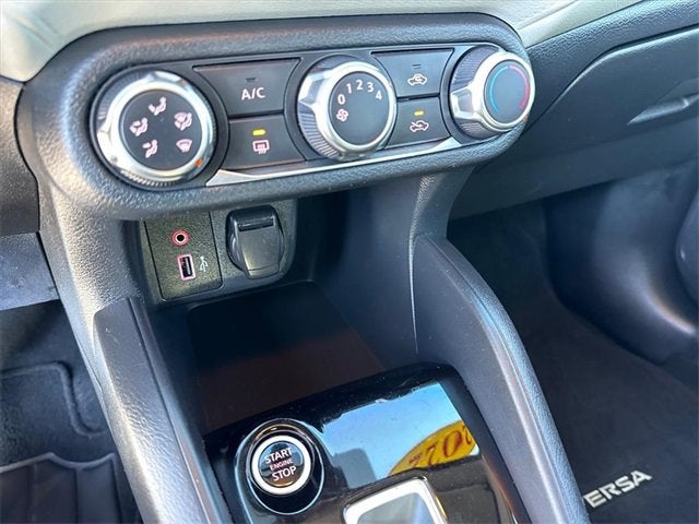 2022 Nissan Versa SV