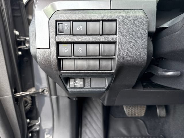 2025 Toyota Tacoma 4WD SR