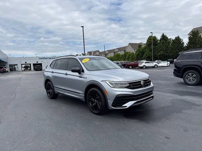 2023 Volkswagen Tiguan SE R-Line Black