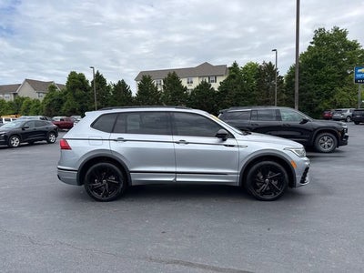 2023 Volkswagen Tiguan SE R-Line Black