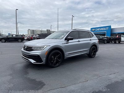 2023 Volkswagen Tiguan SE R-Line Black