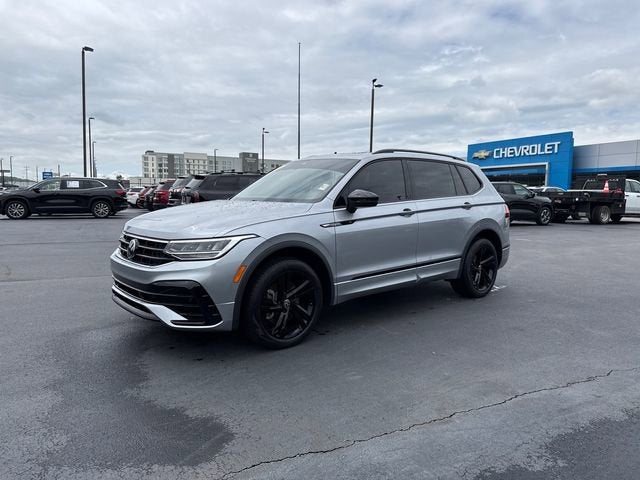 2023 Volkswagen Tiguan SE R-Line Black