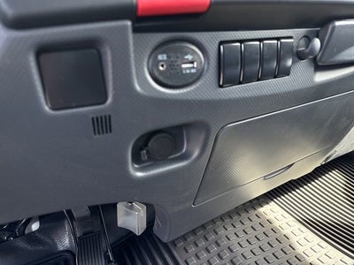 2025 Chevrolet Low Cab Forward 3500 HG MEDIUM ASH GRAY