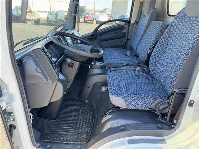 2024 Chevrolet Low Cab Forward 5500 XG MEDIUM ASH GRAY