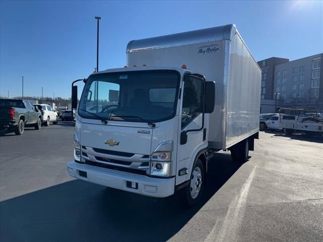 2024 Chevrolet Low Cab Forward 5500 XG MEDIUM ASH GRAY