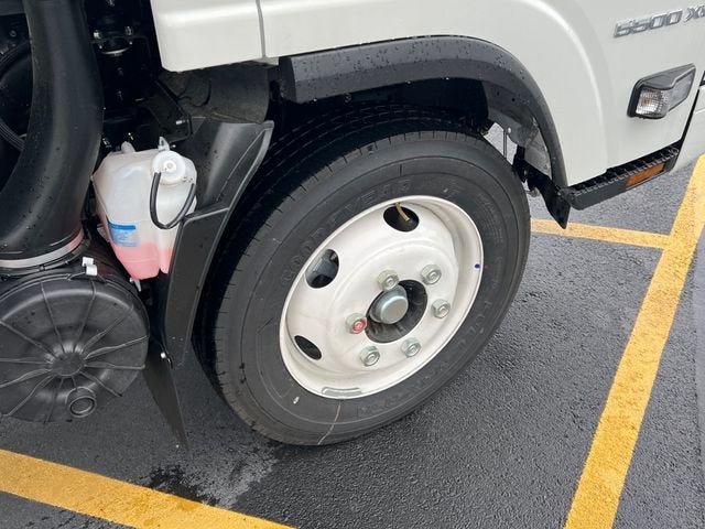 2024 Chevrolet Low Cab Forward 5500 XG MEDIUM ASH GRAY