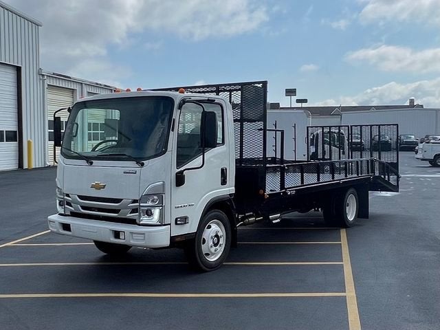 2024 Chevrolet Low Cab Forward 5500 XG MEDIUM ASH GRAY