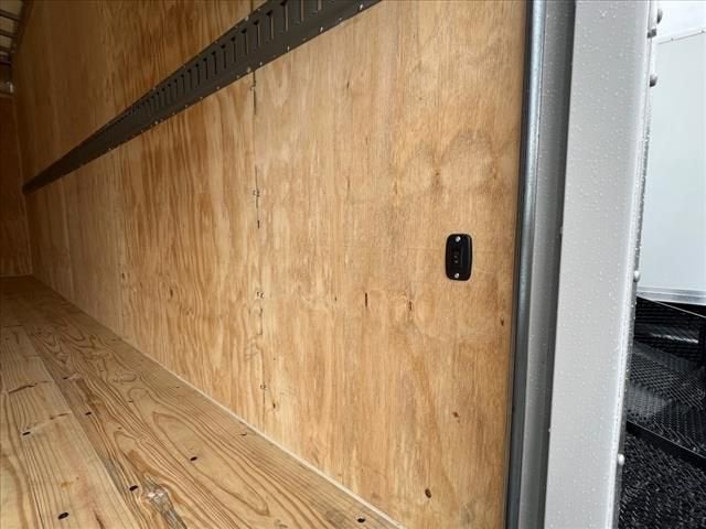 2024 Chevrolet Low Cab Forward 5500 XG MEDIUM ASH GRAY