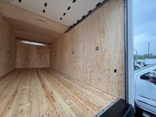 2024 Chevrolet Low Cab Forward 5500 XG MEDIUM ASH GRAY