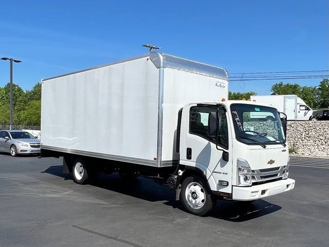 2024 Chevrolet Low Cab Forward 5500 XG MEDIUM ASH GRAY