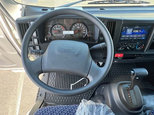 2024 Chevrolet Low Cab Forward 5500 XG MEDIUM ASH GRAY