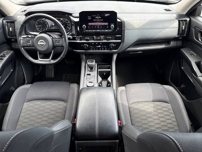 2023 Nissan Pathfinder SV