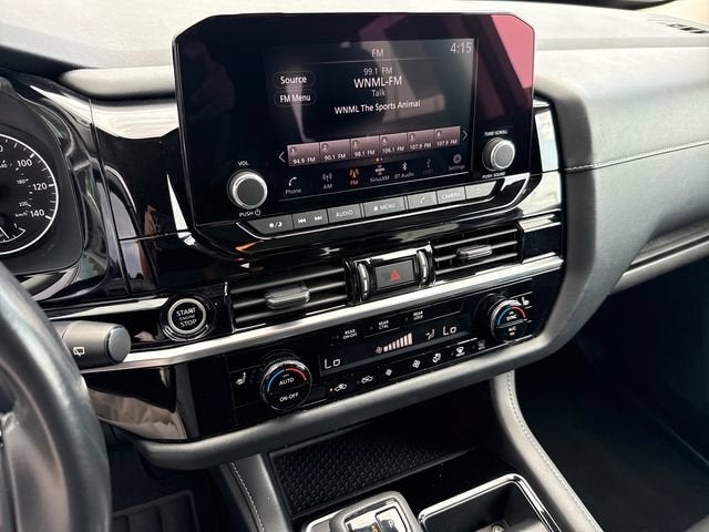 2023 Nissan Pathfinder SV