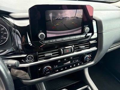 2023 Nissan Pathfinder SV