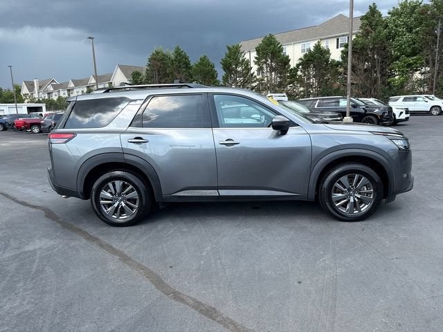 2023 Nissan Pathfinder SV