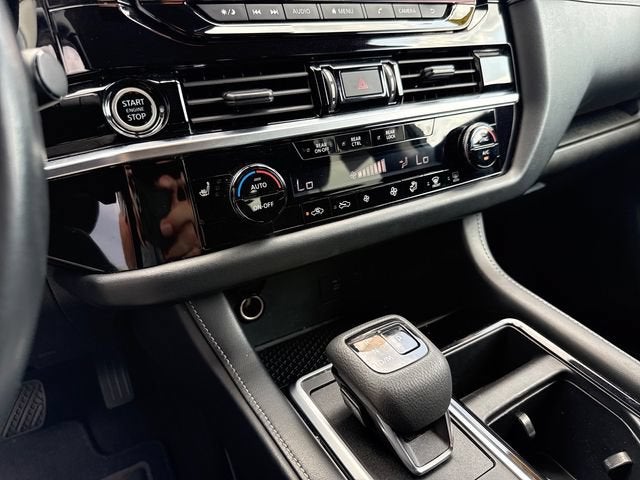 2023 Nissan Pathfinder SV