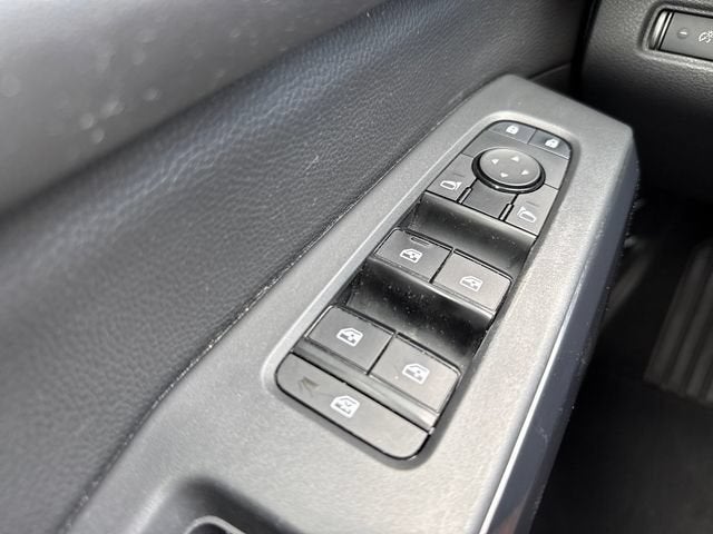 2023 Nissan Pathfinder SV