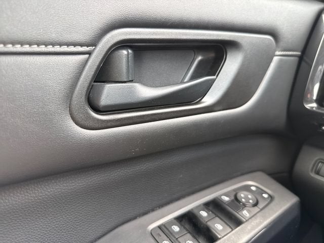 2023 Nissan Pathfinder SV