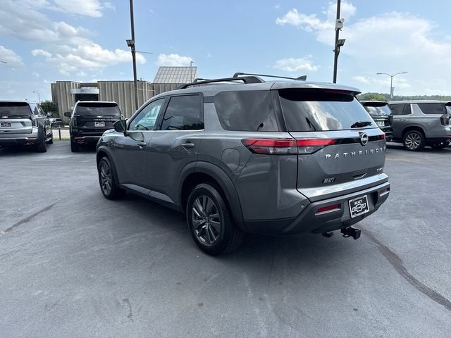 2023 Nissan Pathfinder SV