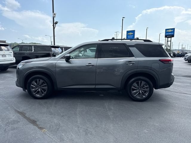 2023 Nissan Pathfinder SV