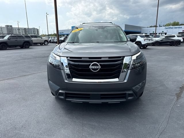2023 Nissan Pathfinder SV