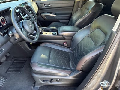 2024 Nissan Pathfinder Platinum