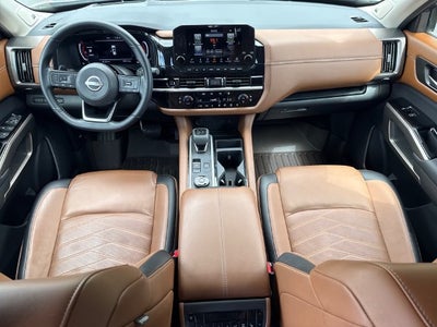 2025 Nissan Pathfinder Platinum