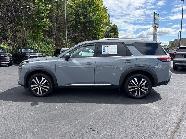 2025 Nissan Pathfinder Platinum
