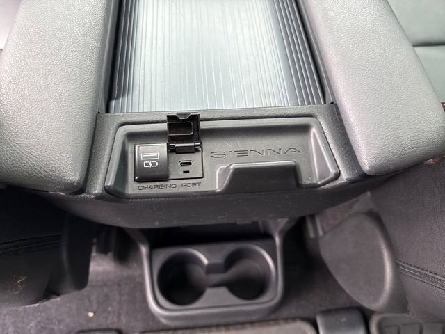 2021 Toyota Sienna XSE