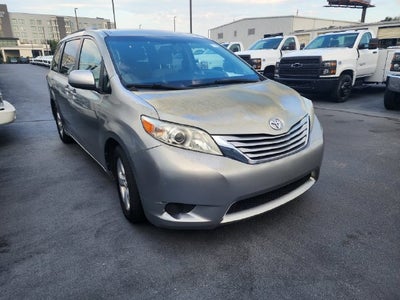 2017 Toyota Sienna LE Auto Access Seat