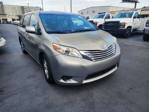 2017 Toyota Sienna LE Auto Access Seat