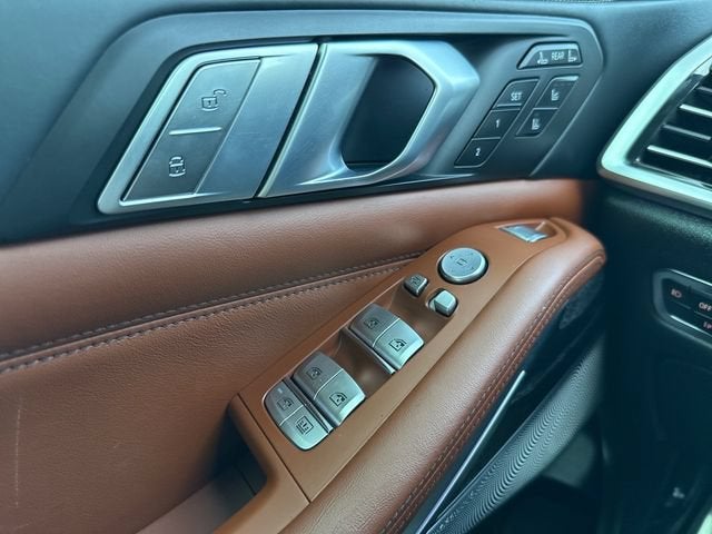 2021 BMW X7 M50i
