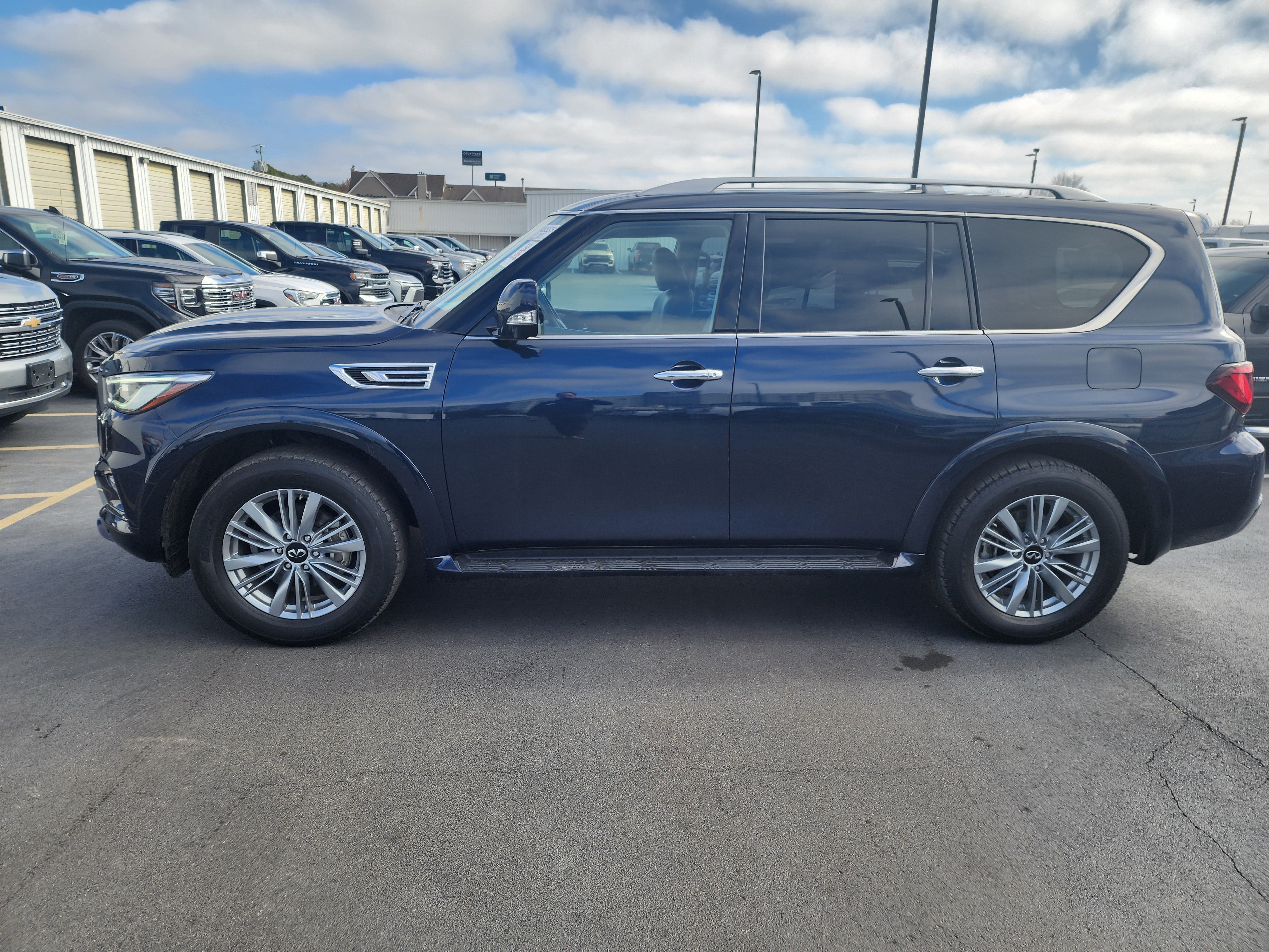 2024 INFINITI QX80 LUXE
