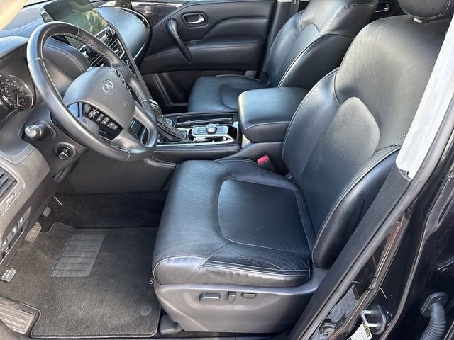 2023 INFINITI QX80 LUXE