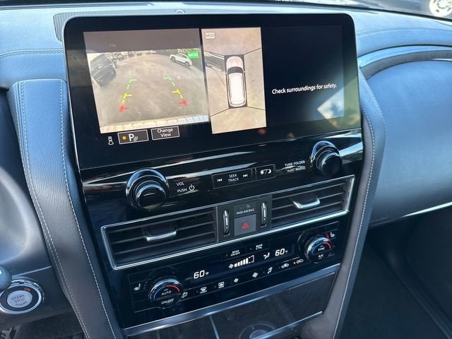 2023 INFINITI QX80 LUXE