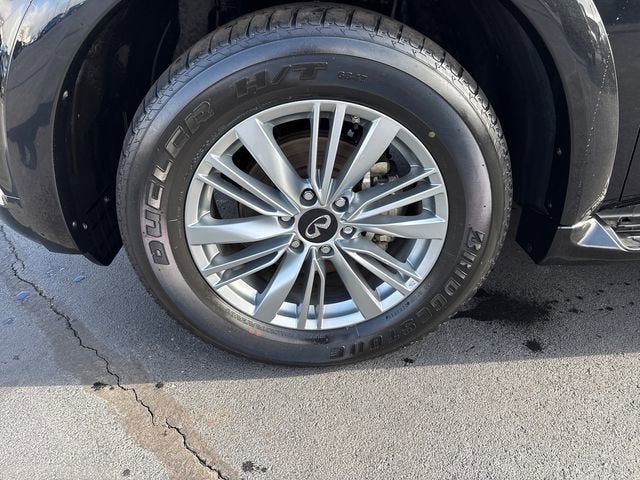 2023 INFINITI QX80 LUXE