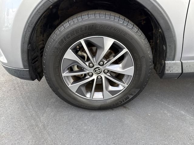 2018 Toyota RAV4 Hybrid LE Plus