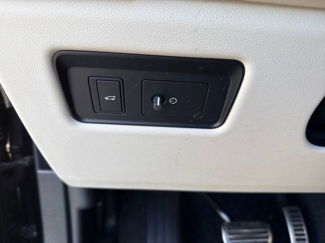 2022 Land Rover Range Rover Westminster